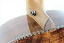Load image into Gallery viewer, Breedlove Custom Concert Figured Port Orford-Koa