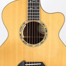 Load image into Gallery viewer, Breedlove Masterclass Custom Auditorium, Sitka Spruce/Figured Walnut (Used)