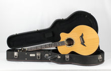 Load image into Gallery viewer, Breedlove Masterclass Custom Auditorium, Sitka Spruce/Figured Walnut (Used)