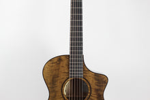 Load image into Gallery viewer, Breedlove Oregon Concert CE Patina LTD