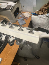 Load image into Gallery viewer, Jackson Pro Series King V KVTMG, Snow White w/ Chrome - Blemish