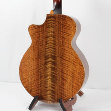 Load image into Gallery viewer, Breedlove Masterclass Custom Auditorium, Sitka Spruce/Figured Walnut (Used)
