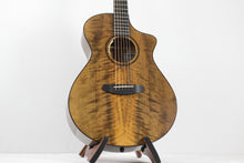 Load image into Gallery viewer, Breedlove Oregon Concert CE Patina LTD
