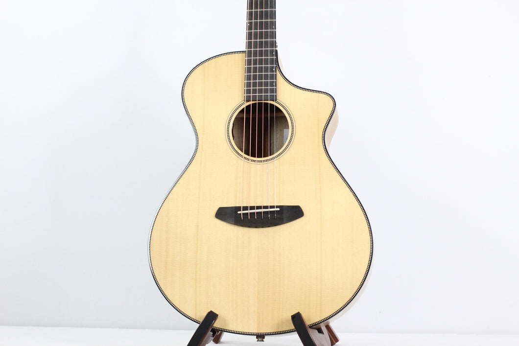 Breedlove Oregon Concert CE, Sitka/Myrtlewood